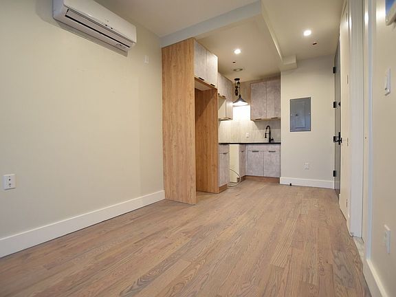 3rd image of 1001 Rogers Ave #3D