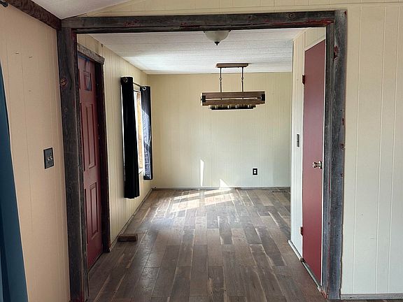 3rd image of 823 Pine St