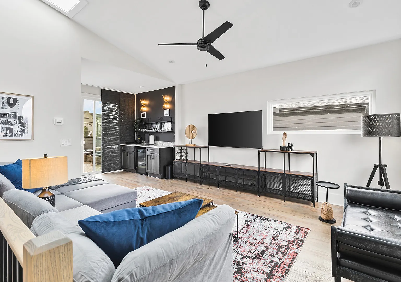Modern Industrial Living — Photo 3