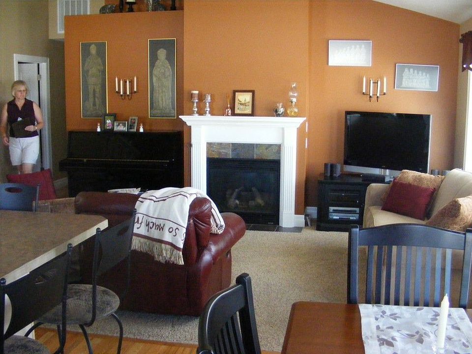2nd image of 601 Lupine Dr S