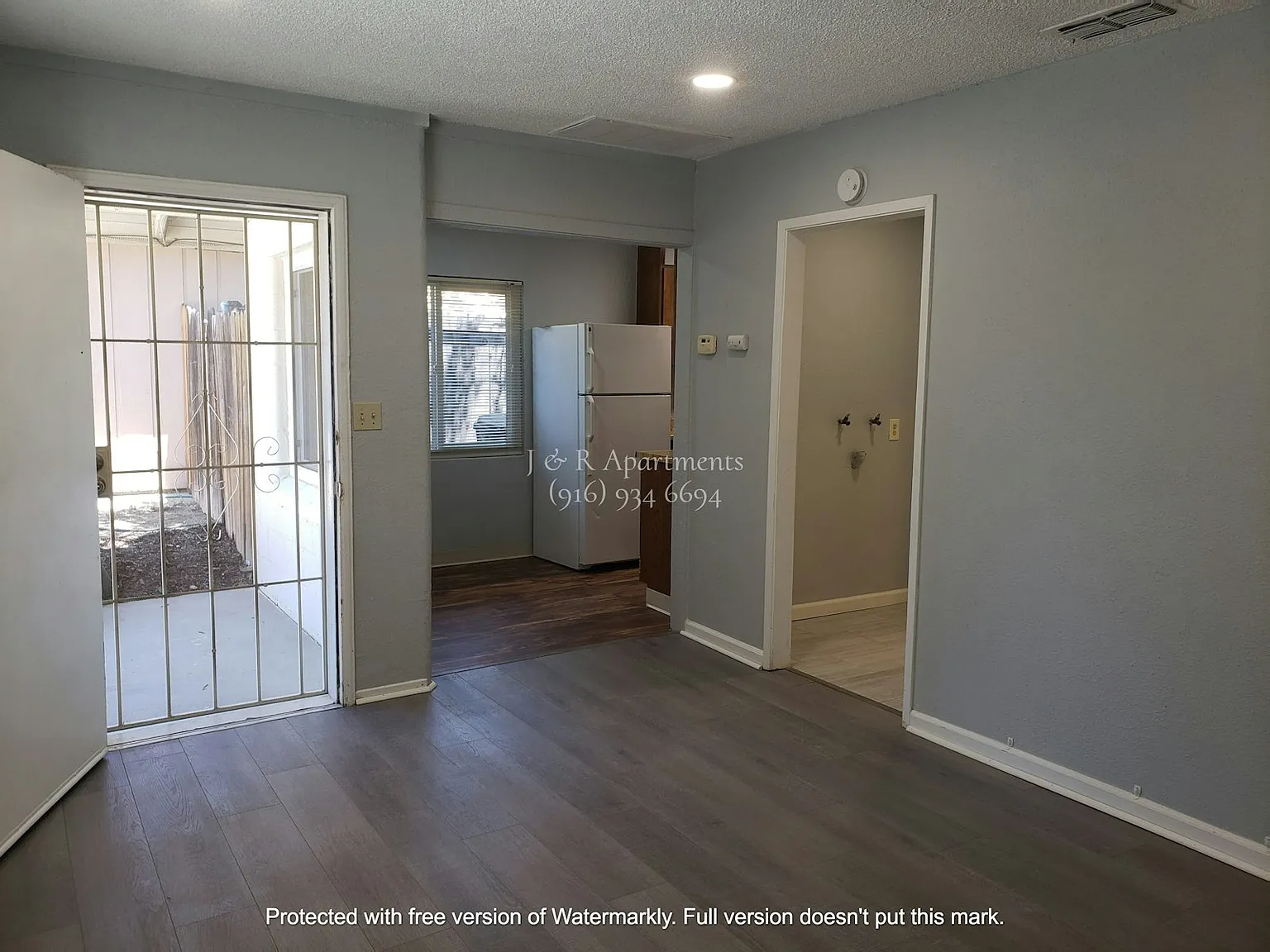 3842 Walnut Avenue — Photo 4