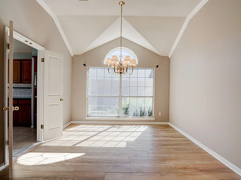 9137 Fainwood Ln — Photo 15