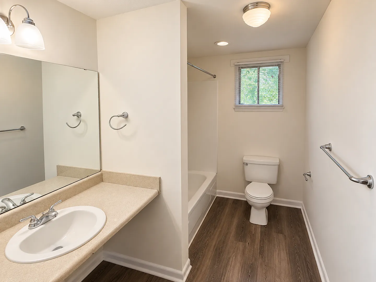 114 BART ST. — Photo 3