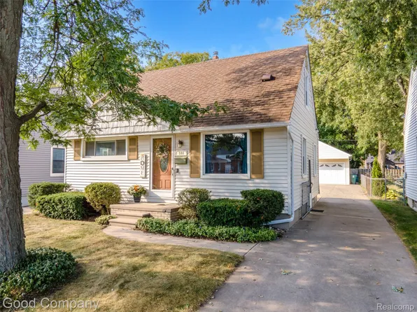 501 E Sunnybrook Dr, Royal Oak, MI 48073