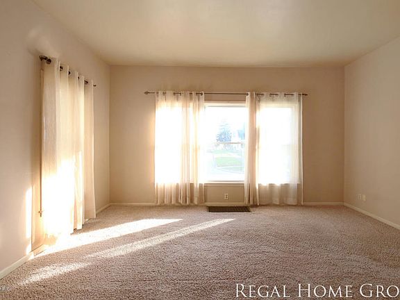 4th image of 1227 Valley Ave NW