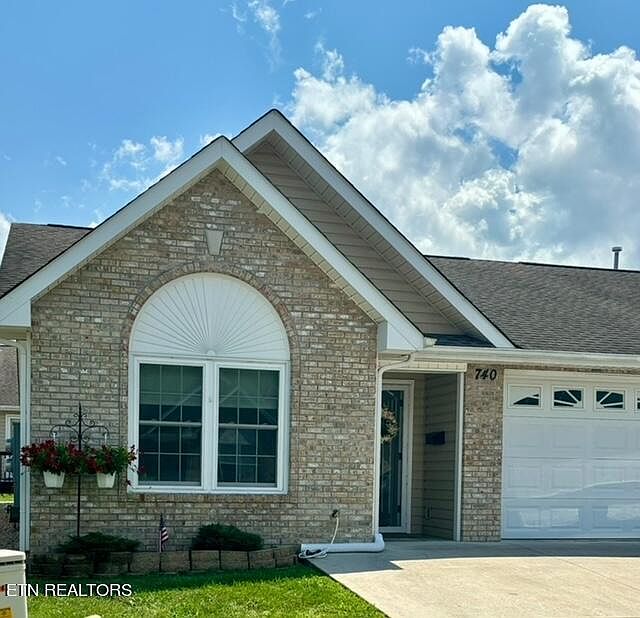 1st image of 740 Graham Way #113