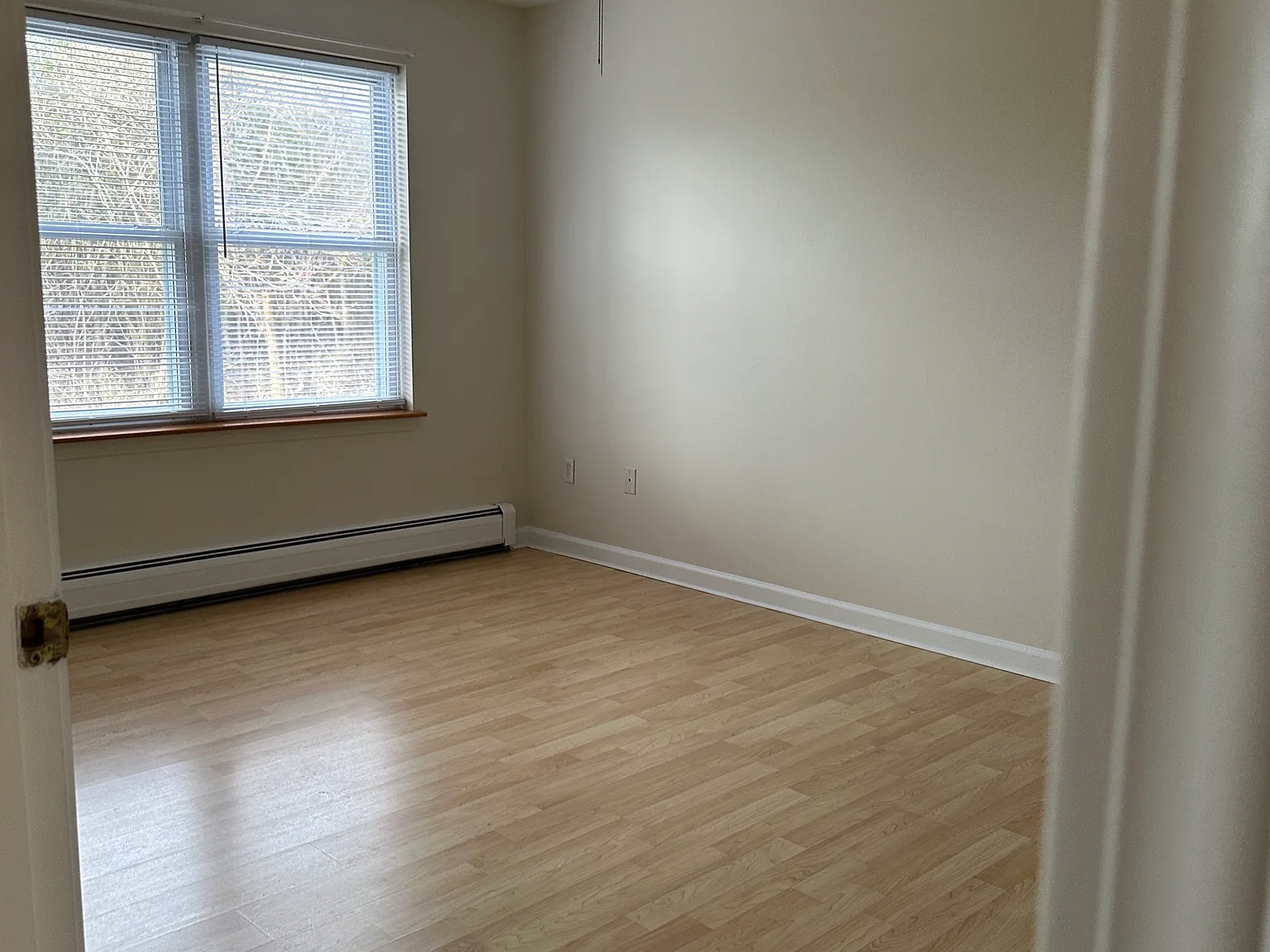 3 bed, 1100 sqft, $2,300 — Photo 4