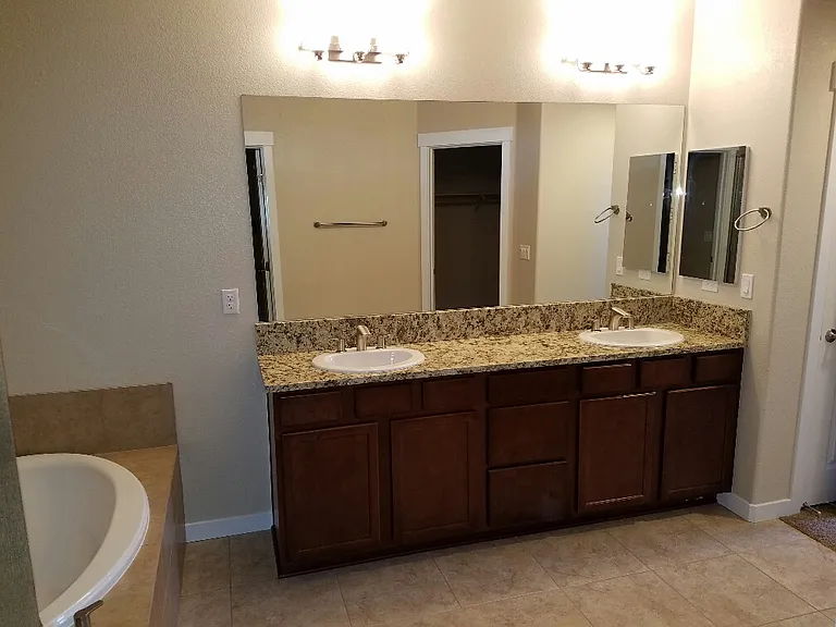 1520 Waterloo Dr — Photo 2