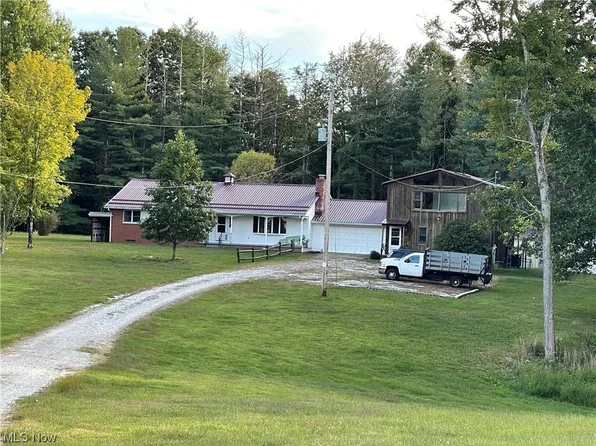 270 Veto Rd, Little Hocking, OH 45742