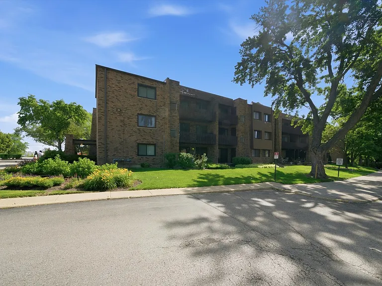 1100 E Randville Dr #203 — Photo 3