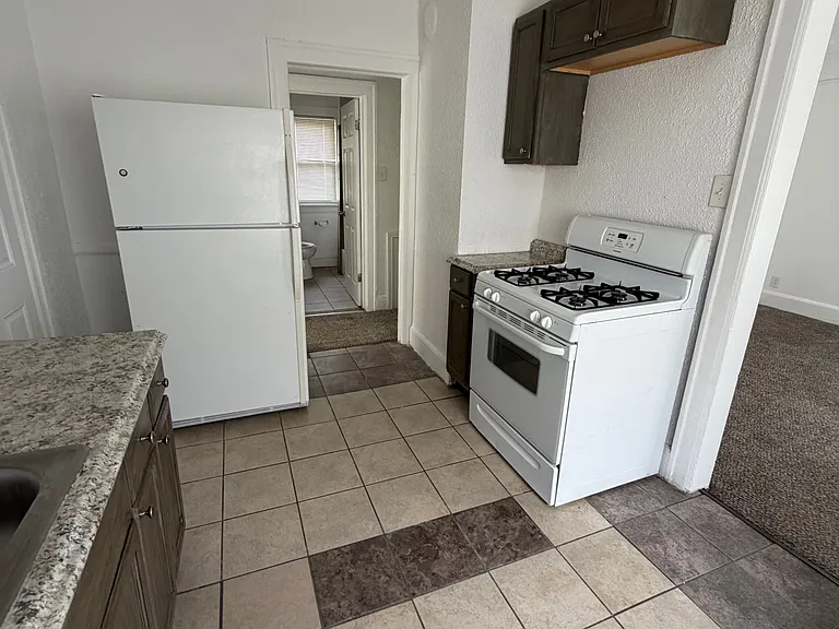 5261 Lakewood St #5261 — Photo 7