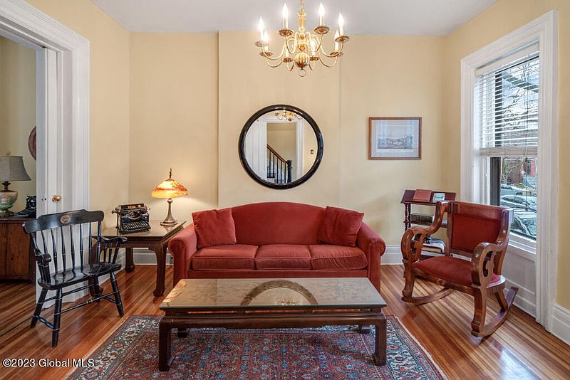 5th image of 67 Dove Street