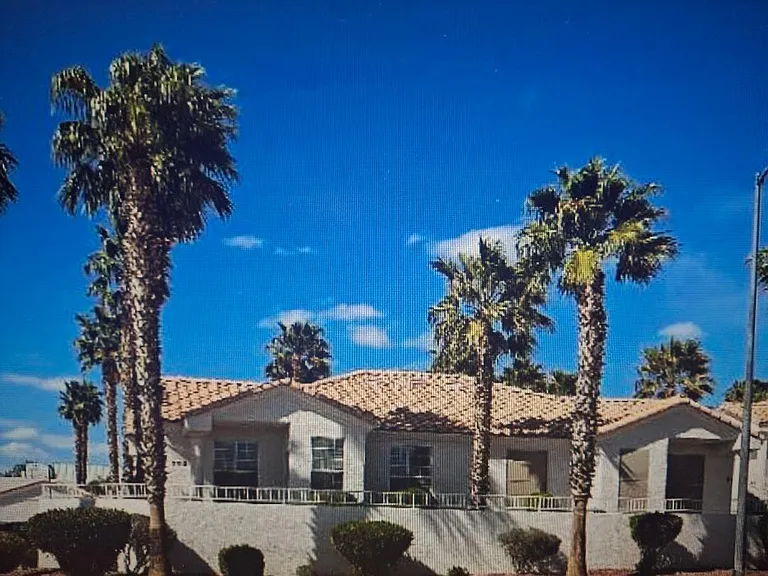 758 Mesa Springs Dr — Photo 1