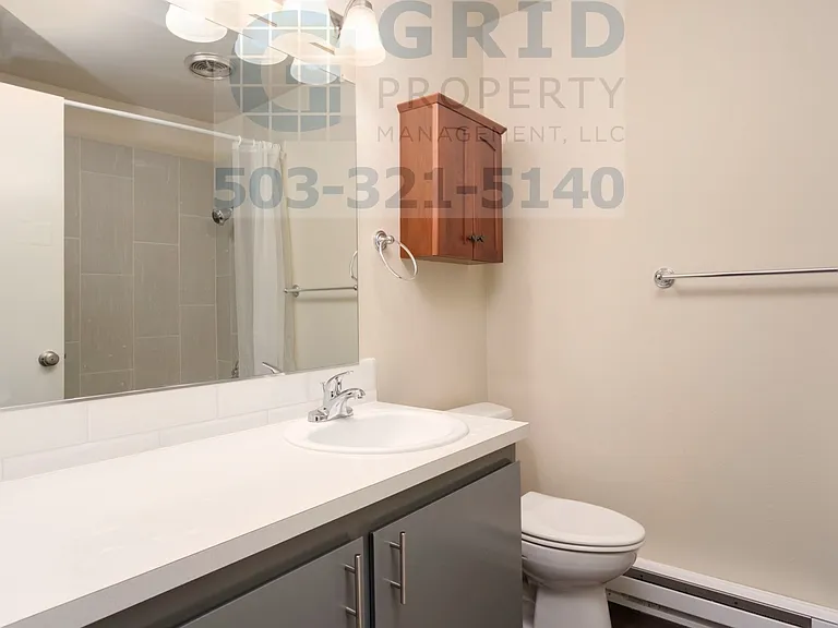 5101-5109 SE Stark St — Photo 10