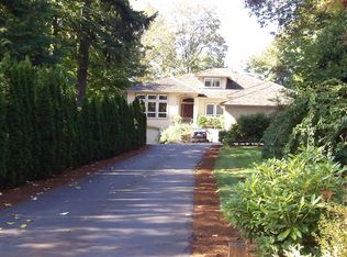 1095 132nd Ave NE, Bellevue, WA 98005