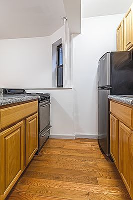 3rd image of 234 Mulberry St APT 7