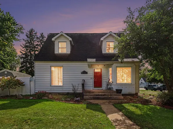 52 W Pine St, Fremont, MI 49412