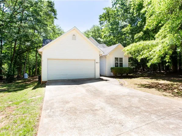 8071 Beachwood Dr, Murrayville, GA 30564