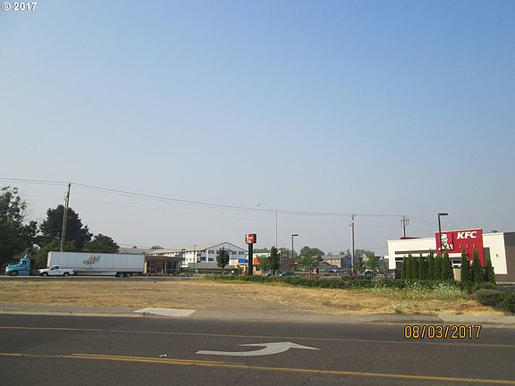 4th image of 2515 Newberg Hwy