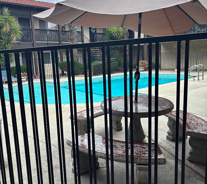 2nd image of 1776-1786 W Glencrest Ave #76-11