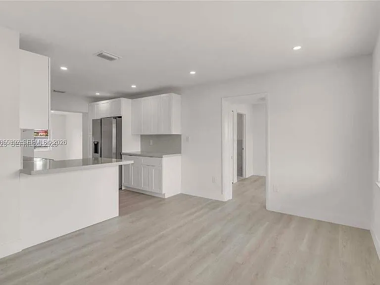 1380 SW 8th St #0 — Photo 3
