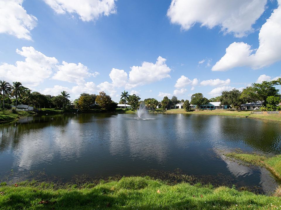 LAKE VIEWS IN STUART