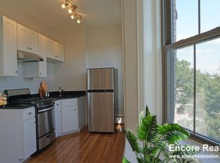 102 Willow St #6, Cambridge, MA 02141