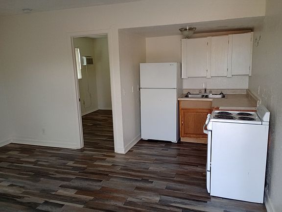 3rd image of 1003 N Jefferson St APT 2