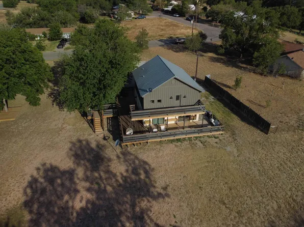 610 Flag Creek Drive, Llano, TX 78643