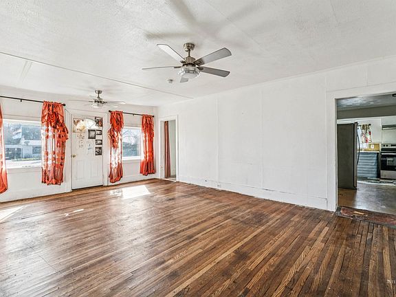 5th image of 521 10th Ave N