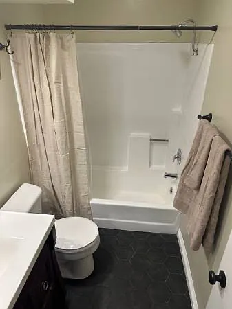 8610 Meadow Brook Ave #E — Photo 46
