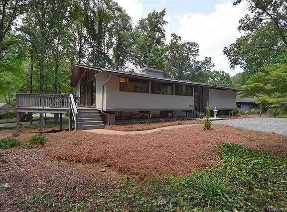 2nd image of 4501 Town And Country Dr