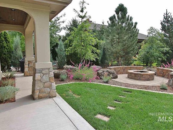 4th image of 721 W Watermoor Ct