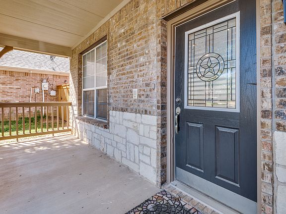 3rd image of 501 Serenade Ln