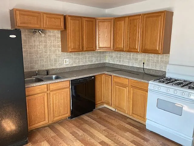 3 bed, 1068 sqft, $1,350 — Photo 4