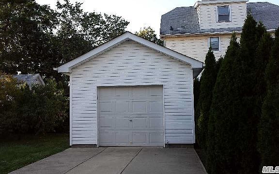 3rd image of 21516 110th Ave