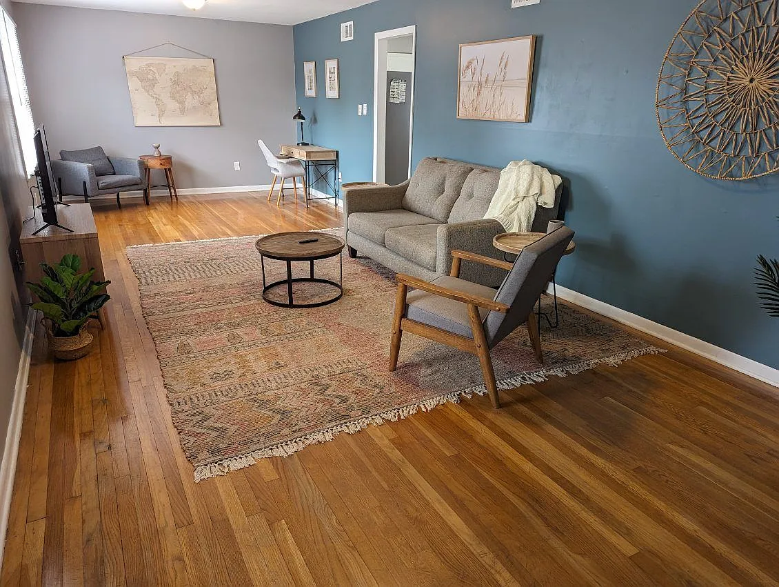 2 bed, 1.0 bath, 1300 sqft, $2,600 — Photo 3