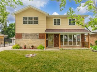 7446 Lake St, Morton Grove, IL 60053