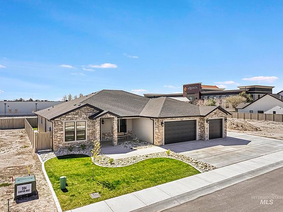 3rd image of 594 Canyon Mist Dr