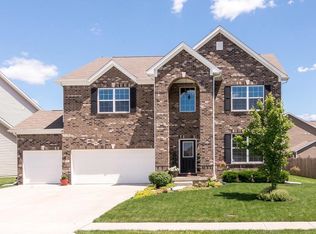 7735 Eagle Crescent Dr, Zionsville, IN 46077