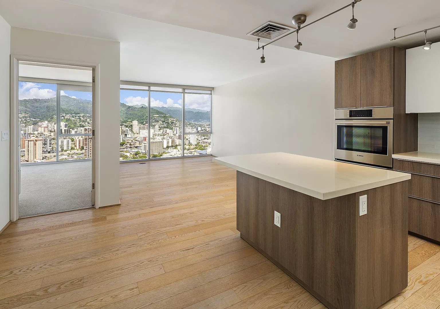 Symphony Honolulu - 1BR with 2 Parking Stalls — Photo 1