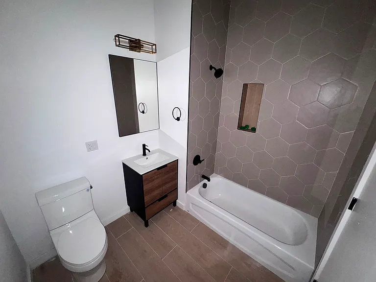 74 Webster St #5A — Photo 8