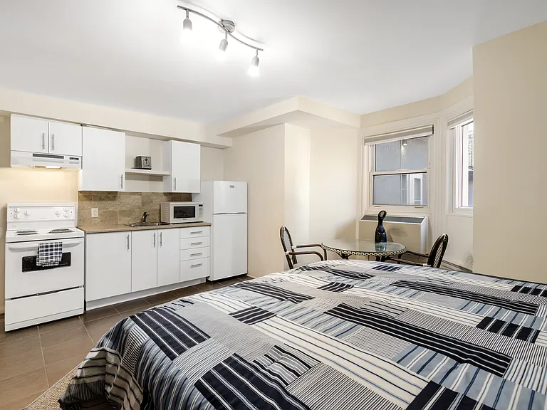467 Slater St — Photo 35