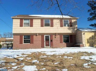 16 Snowdon Ln, Willingboro, NJ 08046