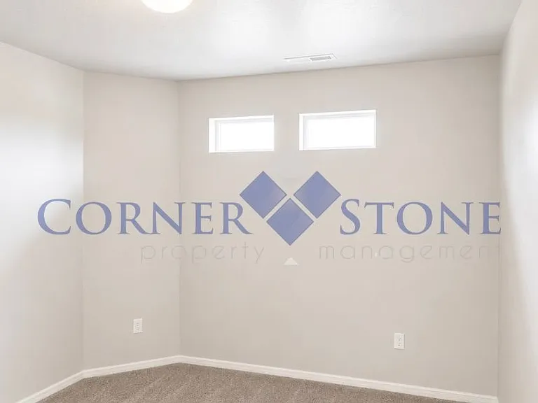 657 N Manship Ave — Photo 14