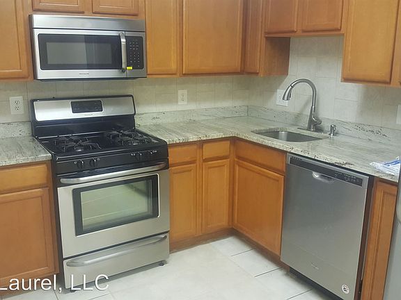 3rd image of 704 Ivy League Ln