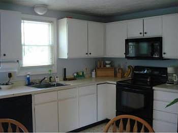 3rd image of 19 Braley Ln