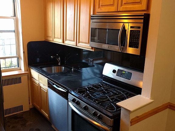 5th image of 7001 113th St APT 2J
