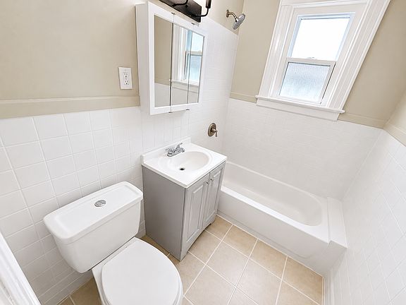 5th image of 13-15 McKay Ave #2L