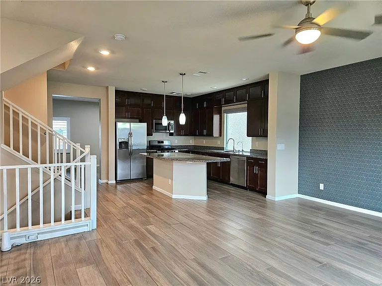 8016 Carpenter Creek Ave — Photo 4